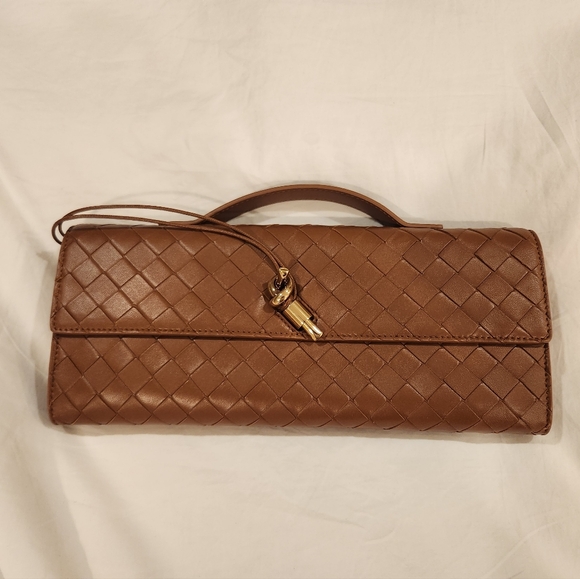 BOTTEGA VENETA ANDIAMO CLUTCH COGNAC COLOR - Picture 6 of 10